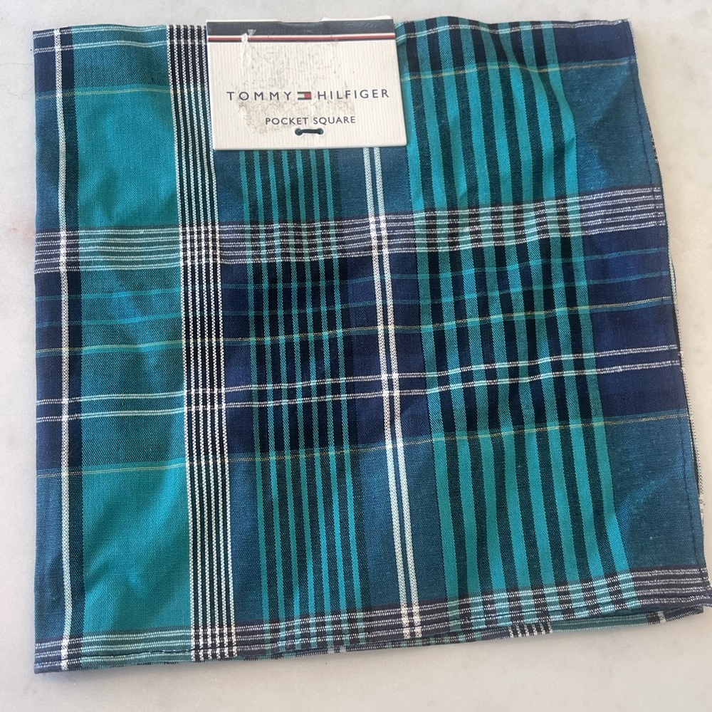 TOMMY HILFIGER MENS MADARS PLAID GREEN BLUE POCKET SQUARE HANDKERCHIEF
